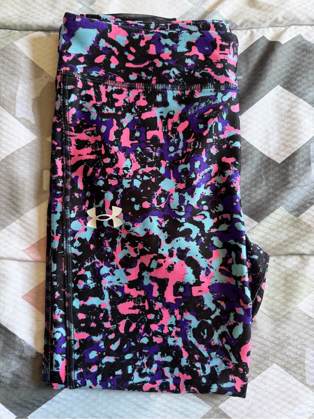Girl’s Under Armour Capri Leggings